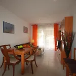 Lets Holidays 2 With Parking Apartament *