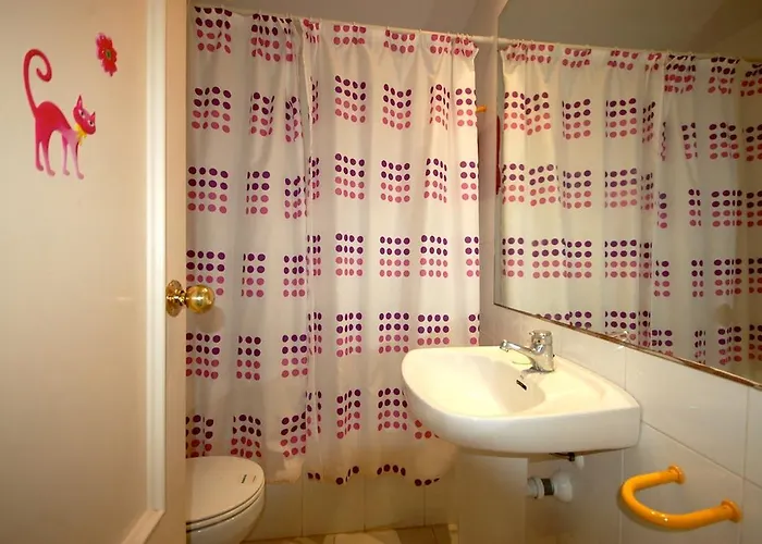 Lets Holidays 2 With Parking Apartment *