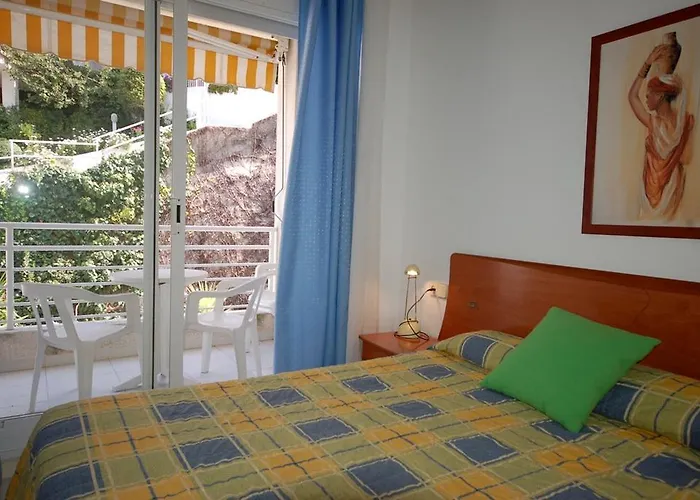 Apartment Lets Holidays 2 With Parking Tossa de Mar