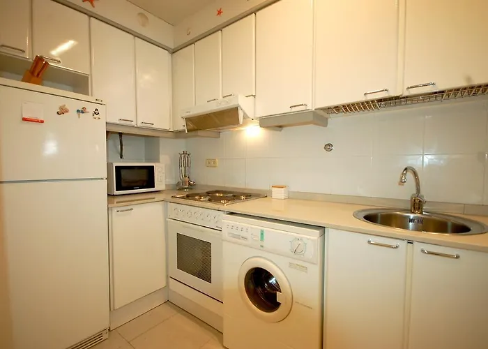 Apartment Lets Holidays 2 With Parking Tossa de Mar