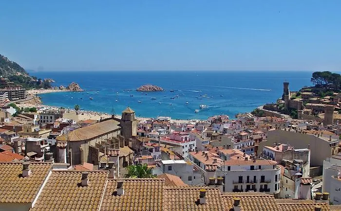 Apartment Lets Holidays 2 With Parking *