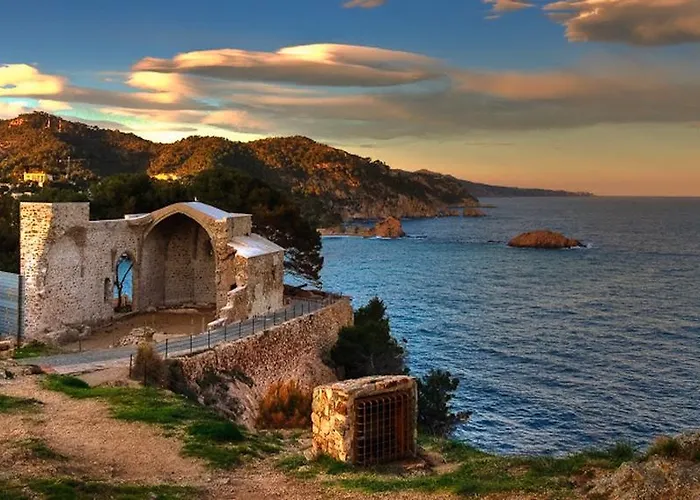 Apartment Lets Holidays 2 With Parking Tossa de Mar